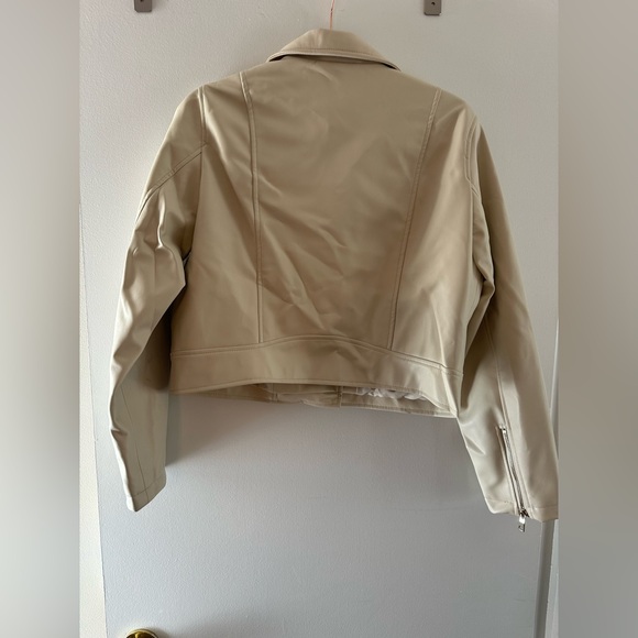 Zara Women’s Faux Leather Jacket - Picture 6 of 8